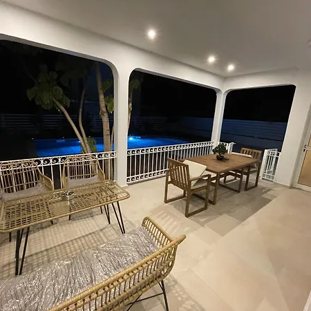 Gardens Semesterbostad *